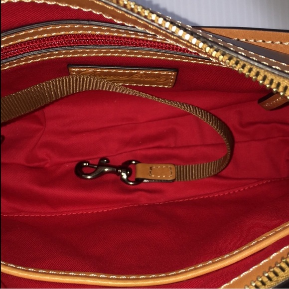 Dooney & Bourke NWT Wexford Pouchette Crossbody in Taupe - Picture 10 of 12